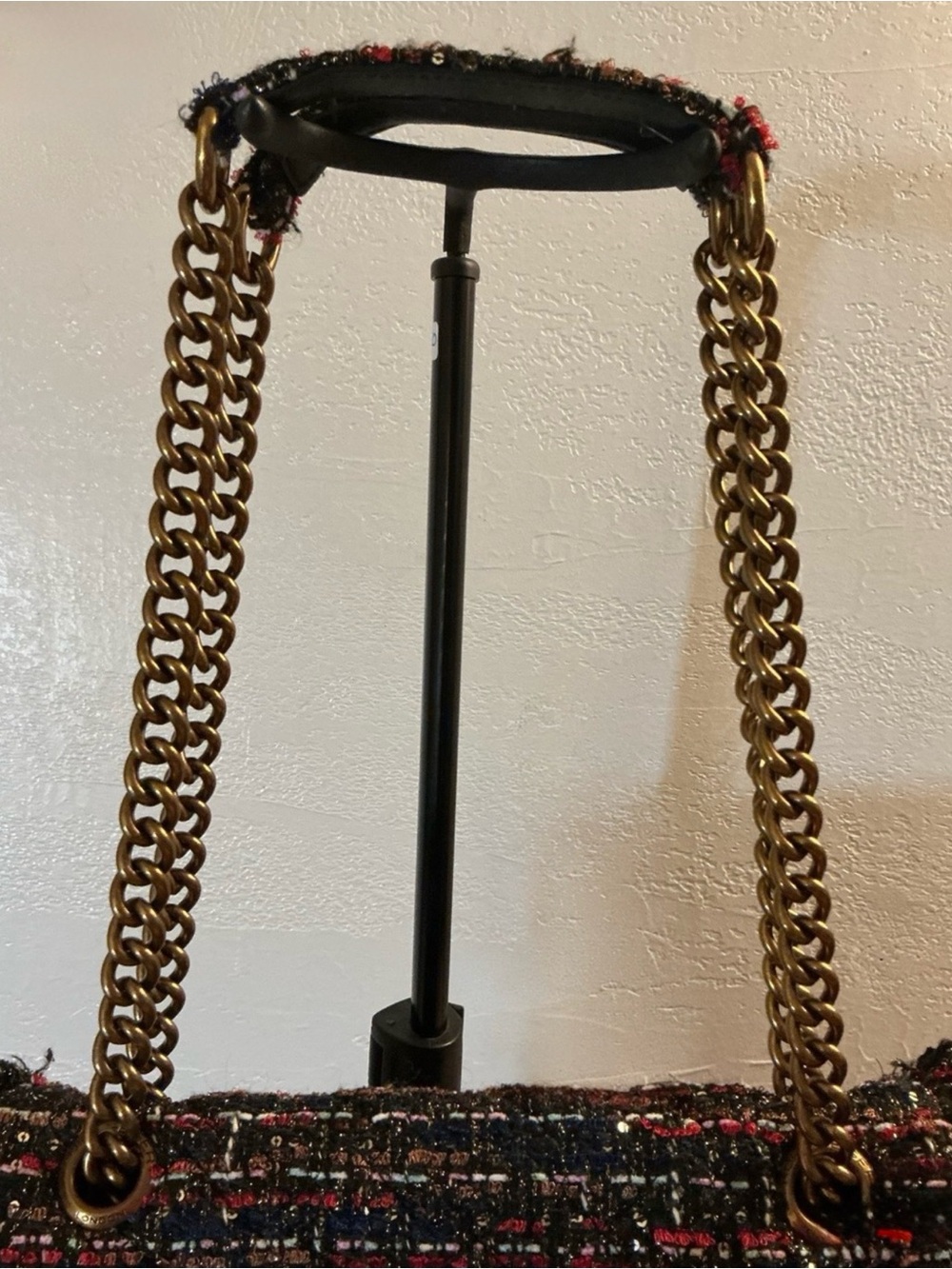 Kurt Geiger Kensington Tweed Shoulder Bag with Gold Chain - Black & Red EUC - Picture 11 of 15